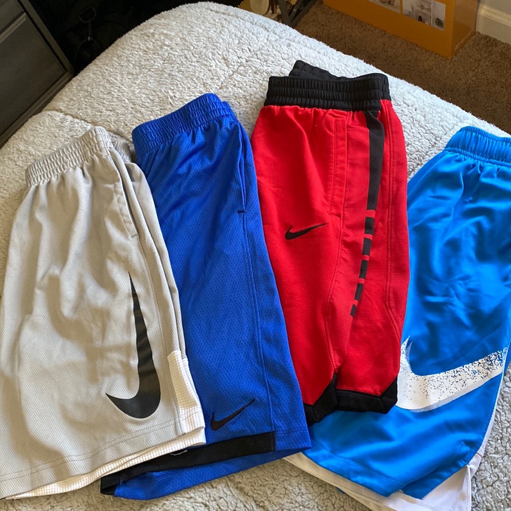 Nike boy basketball shorts size large one size xl